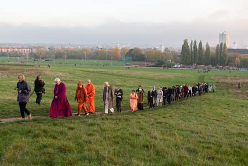 在倫敦國會山氣候懺悔行走。（圖／翻攝自FB@Yosef Abramowitz ）